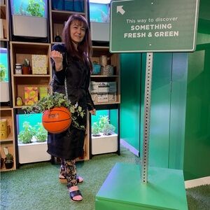 Dick’s basketball-shaped hanging plant planter with chain and black apron